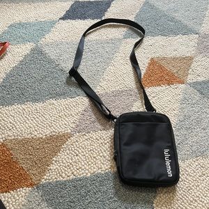 Small lululemon over the shoulder bag